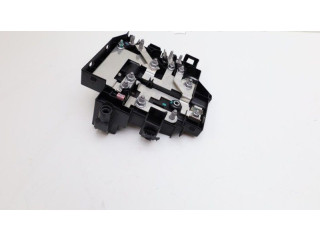 Блок предохранителей  8889877787, 32265898   Lynk & co 01    