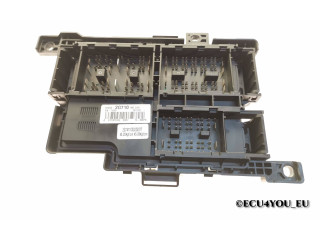 Блок предохранителей 919502G741   KIA Magentis    