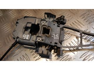 Передний держатель / кронштейн для внешней ручки открытия