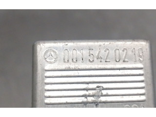 Pojistková skříňka 0015420219 Mercede-Benz S W126 1988