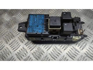 Блок предохранителей MR318828 Mitsubishi Carisma