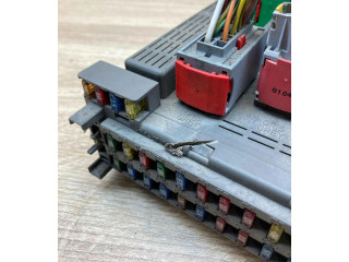 Pojistková skříňka 9645585480 Peugeot 607 2000