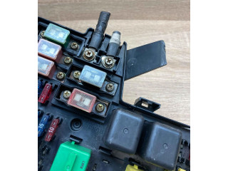 Блок предохранителей YQE102190, 142330031198 Rover 620