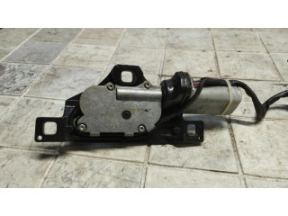 Притягиватель задней крышки