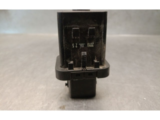 Блок предохранителей 91212-J7330, 91956-J7202   KIA Xceed    