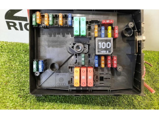 Блок предохранителей    Audi A3 S3 8P    