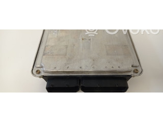 Блок управления двигателя 8N0906018A   Audi TT Mk1