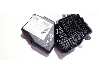 Блок предохранителей Volkswagen Golf IV