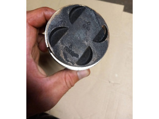 Píst Honda Civic D15b2