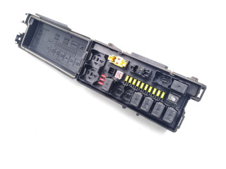 Блок предохранителей 04692087AB Jeep Commander