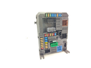 Блок предохранителей 9819850080, E1172508 Peugeot 2008 I