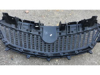 Верхняя решётка Buick Encore II 2019- года 42582101      