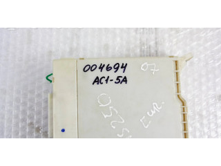 Блок предохранителей 8273053050 Lexus IS 220D-250-350