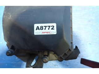 Блок предохранителей  674661C   Renault Clio III    