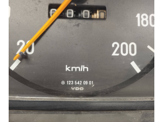 Панель приборов 1235420901, 0105422706   Mercedes-Benz W123       