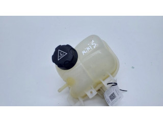 Расширительный бачок охлаждающей жидкости