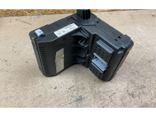 Блок предохранителей 30786475, 28062212   Volvo V70    