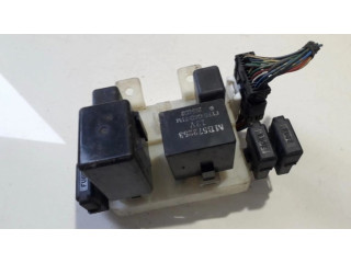 Блок предохранителей mb572253 Mitsubishi Pajero Sport I