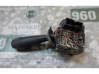 Ручка стеклоочистителей 8201168008, 681727472R   Dacia Dokker