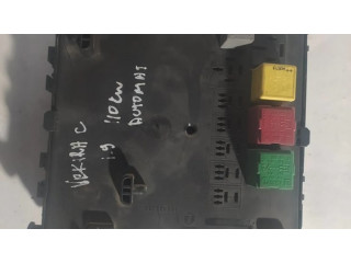 Блок предохранителей 13189926, 00027632 Opel Vectra C