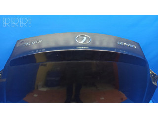 Задняя крышка (багажника)