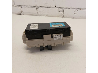 Блок предохранителей MN141424, 311041192 Mitsubishi Endeavor