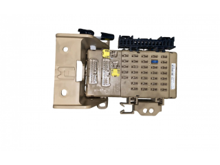 Блок предохранителей  82201FJ110   Subaru Forester SJ    