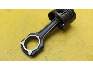 Píst    Mercedes-Benz E W210     