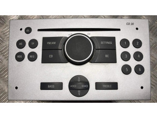 Радио/ проигрыватель CD/DVD / навигация