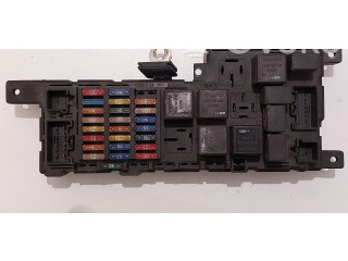 Блок предохранителей 518717004, 8637841   Volvo V70    