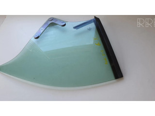 Основное стекло задних дверей