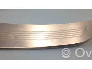 Отделка переднего порога кузова