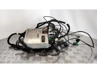 Радио/ проигрыватель CD/DVD / навигация