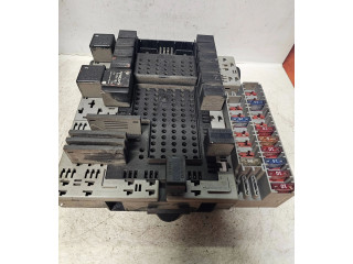 Блок предохранителей  8645410, 8645411   Volvo V70    