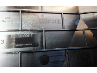 Блок предохранителей 1K0937132F Audi Q3 8U