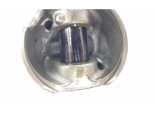 Поршень с шатуном 04L107065A, 04L107065A Volkswagen Caddy