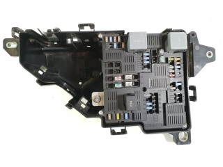 Блок предохранителей 31473770, 31398000 Volvo S60