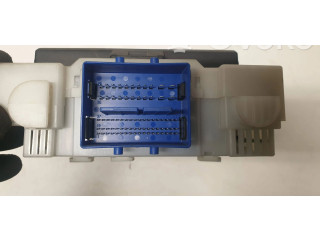 Блок предохранителей 30765624AE, 7G9T14C256FA   Volvo V70    