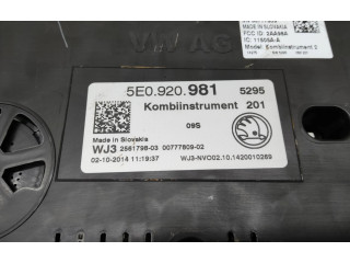 Панель приборов 5E0920981, 0077780902 Skoda Octavia Mk3 (5E)