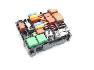 Блок предохранителей 9804848580   Peugeot 2008 II    