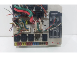 Pojistková skříňka Řídící jednotka BSM 284B7AX615 Nissan Micra C+C 2006