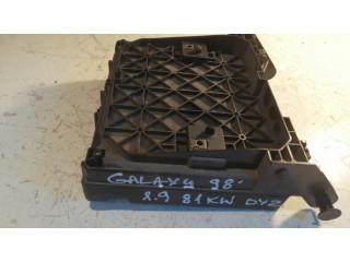 Блок предохранителей S108145300, S108152001 Ford Galaxy