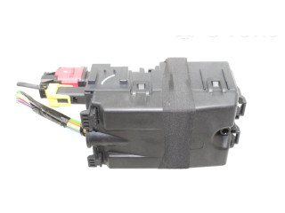 Блок предохранителей 9806192580 Peugeot 2008 I