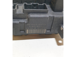 Блок предохранителей 8678449, 518828009 Volvo S60