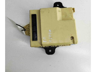 Блок предохранителей 121619713010303739 Mitsubishi Carisma