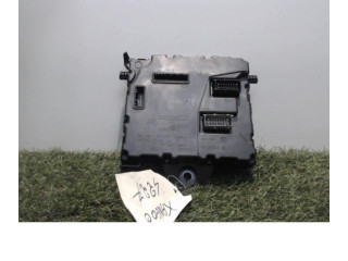 Блок предохранителей     Volkswagen Touran I    