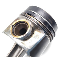 Поршень с шатуном    CRB   Volkswagen Golf VII