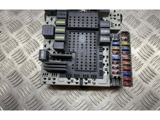Блок предохранителей  8645729, 8676286   Volvo S80    