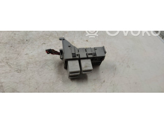 Блок предохранителей 93363145   Opel Meriva A    