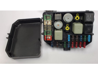 Pojistková skříňka 82661-17171 Toyota Celica T200 1991